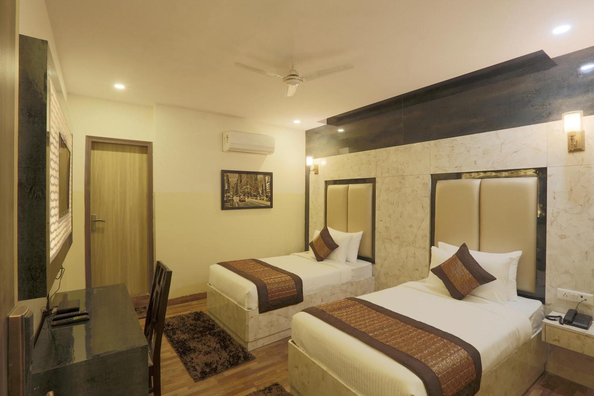 مبيت وإفطار نيودلهي Plazzo Prime Plaza At Delhi Airport المظهر الخارجي الصورة